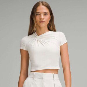 NWT Lululemon Cropped T-shirt - Asymmetrical Front Twist Large